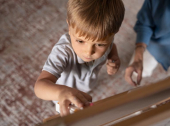 Как помочь детям во время атак беспилотников, рассказала психолог из Новороссийска