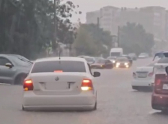 Потоп в Анапе: город-курорт утопает, а «соседи» завидуют