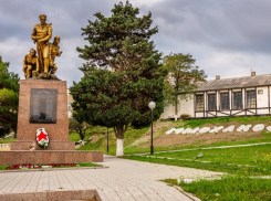 По распоряжению губернатора в пригороде Новороссийска отреставрируют памятник
