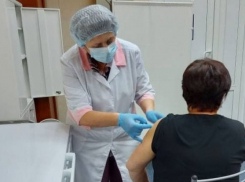 Планы под угрозой: привить 60% россиян к осени не получится 