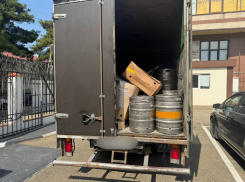 Пенное не приедет: по трассе М-4 «Дон» новороссиец вез в грузовике тонну нелегального напитка