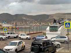 Памятник «Торпедный катер» в Новороссийске может «скрыться» в тени кофейни