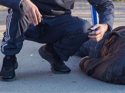 Приезжий парень избил и ограбил жителя Новороссийска 