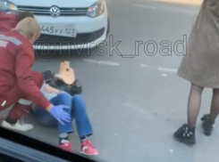 Новороссиец разворачивался и не заметил женщину на дороге