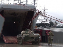 В Новороссийске прошла погрузка военной техники в рамках межвидовых учений
