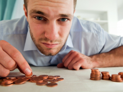 Больше 60 тысяч рублей: новороссийцы считают сказкой среднюю зарплату по городу 