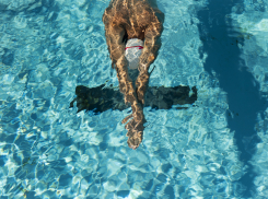 Российских детей будут учить плавать в школах