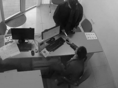 Неожиданный визит: в офис микрозаймов новороссиец пришел с ножом
