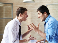 Очки с сюрпризом: новороссиец следил, как его приятель изменяет жене 