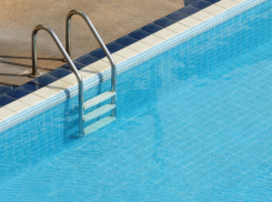 5-летняя девочка получила черепно-мозговую травму в бассейне в Геленджике