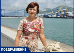 Член экосовета Новороссийска Татьяна Трибрат принимает поздравления с днём рождения