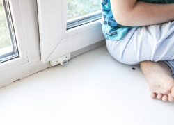 Опять ребенок выпал из окна в Новороссийске