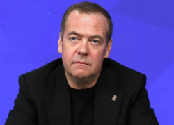 "На россиян объявлена охота": Дмитрий Медведев не советует ездить в Европу