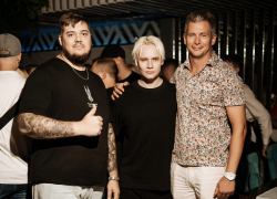 В Новороссийске SHAMAN отметил звание Заслуженного артиста вместе с поклонниками 