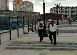 Мужчина умер на набережной в Новороссийске