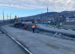 Клумбы, бордюры, светофоры: чем сегодня займутся в Новороссийске дорожники