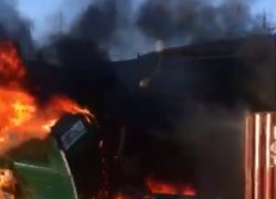 В Новороссийске на дороге загорелся большегруз 