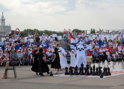 Такого не было нигде в России: 240 новороссийцев сыграли партию в шахматы на одной доске