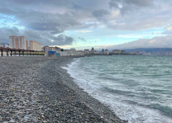 Пляжи на Чёрном море опустели: южане рассказывают о последствиях шторма