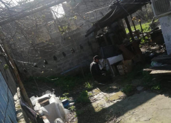 Спалили: неизвестный взломал дом новороссийцев 