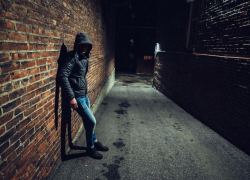 Нападение среди ночи: новороссийца побили из-за 1 000 рублей 