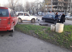 Авария с участием 3 автомобилей произошла в центре Новороссийска