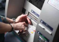 Доверяй, но проверяй: новороссиец попросил незнакомца купить лекарство и лишился сбережений 