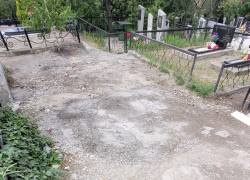 "Бесчеловечность!": инвалиды и пожилые не смогли помянуть родных в Новороссийске 