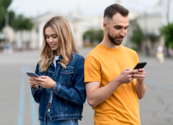 Гаджеты съедают колоссальное количество времени: Новороссийцы "онлайн" ежедневно по 4,5 часа