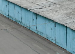 Расширению дороги в Новороссийске мешают три гаража 