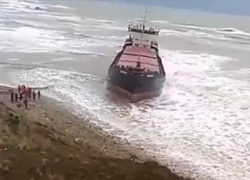 Наши спасли наших с судна, прибывшего из монгольского моря