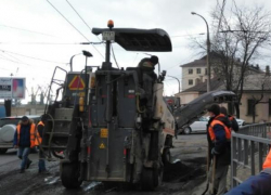 Новороссийские дорожники начали ремонт дорог, которые разбили "хомяки"