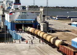 В Новороссийске порт пытались обокрасть с помощью поезда 