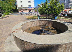 «Город как после бомбёжки!» - прогулка по одной из улиц возмутила жительницу Новороссийска 