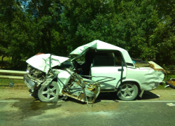 Мать с дочкой чуть не погибли от мусоровоза под Новороссийском