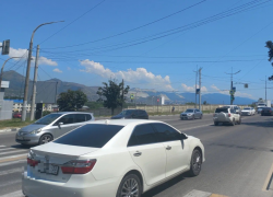 За новороссийцами будут приезжать «Лады» и «Москвичи»: с 1 марта такси в России локализуют 