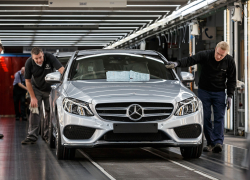 Mercedes-Benz закрывает поставки автомобилей в Россию 