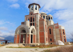 Храм на Малой Земле Новороссийска строится уже 10 лет: каким будет самый большой храм города 