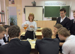 День учителя: за "стобалльников" 19 учителей Новороссийска получат премию