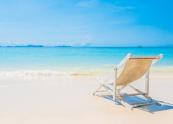 «Почему инвалиды 3 группы должны платить за лежак?», - жительница Новороссийска не согласна с арендаторами 