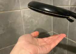 Горячую воду отключили до вечера: где в Новороссийске сегодня не помыться