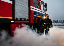 Последствия ночной атаки БПЛА на Краснодарский край: суммарная площадь пожара в Темрюкском районе составила 2,2 тыс. кв. м. 