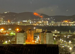 Лесные пожары охватили Новороссийск с разных сторон