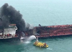 С горящих танкеров сняли 11 российских моряков: 10 мужчин и 1 женщину