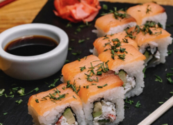 Роллы можно есть не чаще одного-двух раз в месяц: почему новороссийцам следует быть осторожными