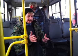 Пассажиры в Новороссийской маршрутке возмутили своими разборками присутствующих 