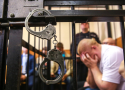 Экс-полицейский Новороссийска получил срок за взятку от подозреваемого 