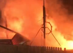 Вандалы сожгли детскую площадку в Абрау-Дюрсо