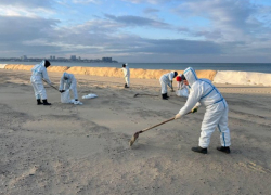 Глубокие рвы и сотни метров сетки: как защищают пляжи Анапы от шторма 