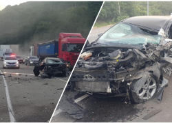 Иномарку "размазало" от удара под Новороссийском 